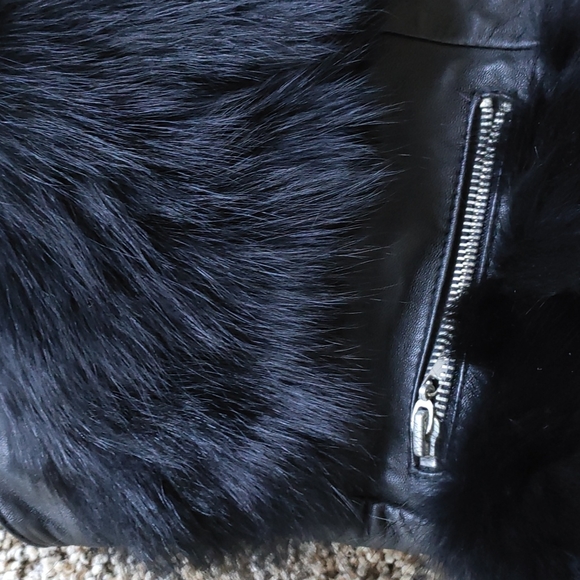 Balck real fur vest - Picture 2 of 4
